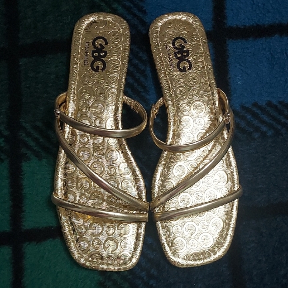NWOT  GCB Women's Gold Strappy Sandals